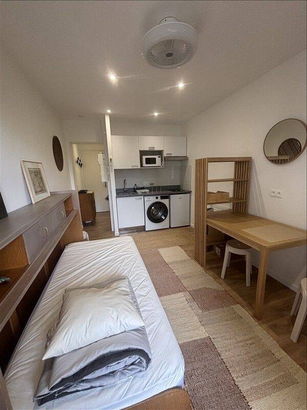 Appartement 1 pièce 16 m² · à Saint-Cloud · 16 m² · 900 €