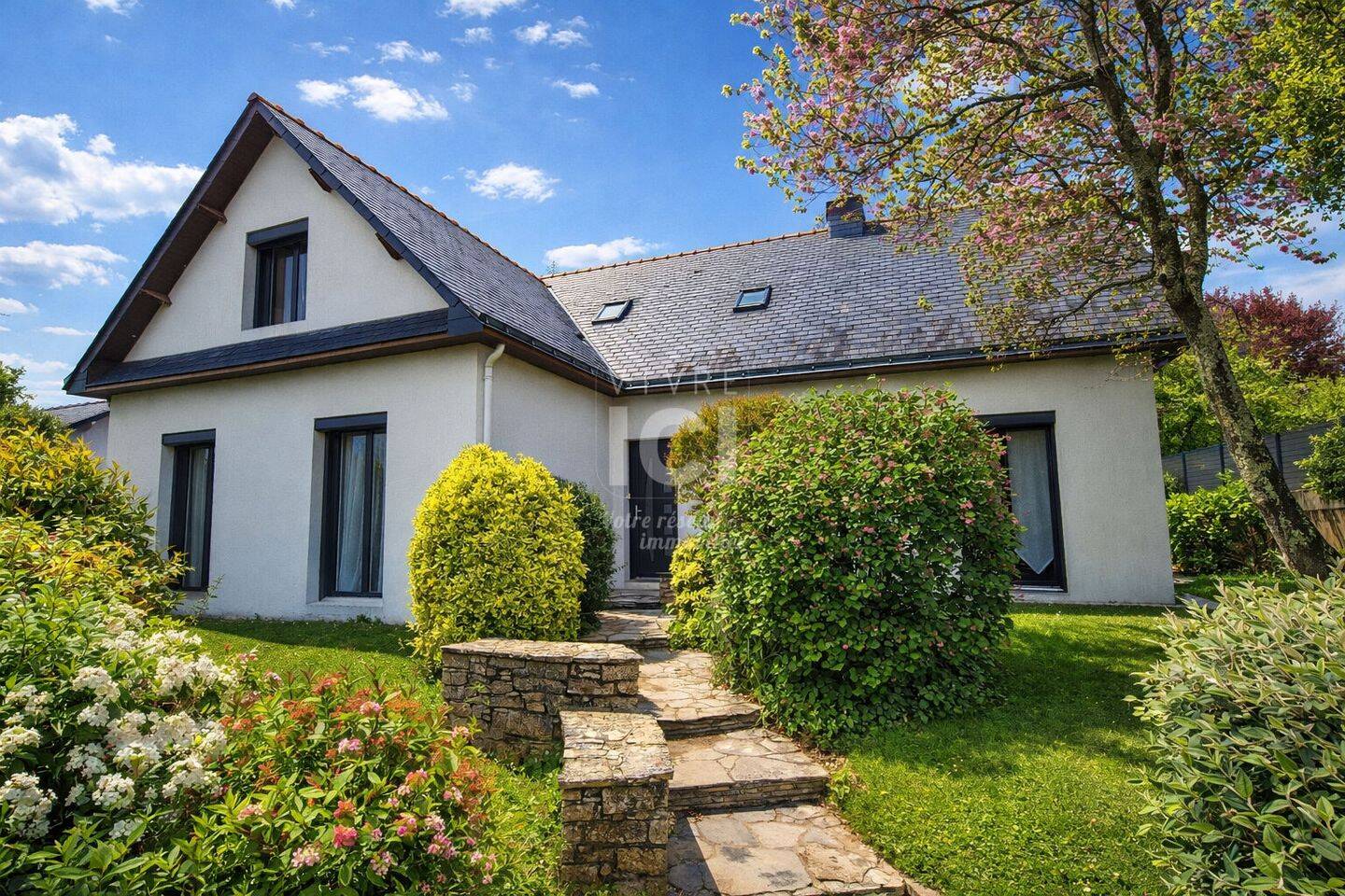 Maison 7 pièces 193 m² · à Sautron · 193 m² · 495 840 €