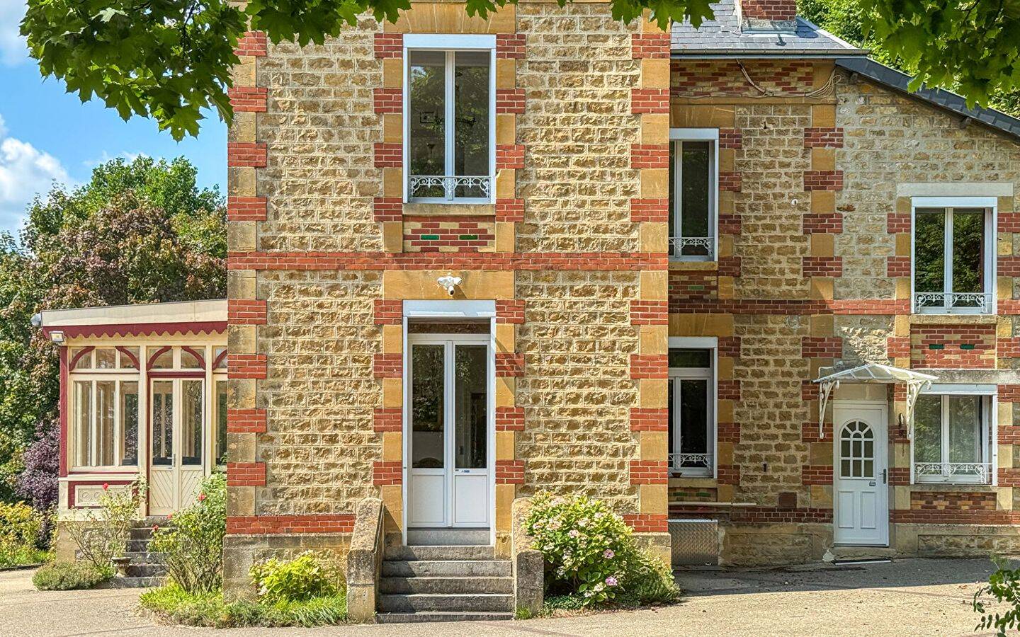 Maison 13 pièces 297 m² · à Sedan · 297 m² · 635 000 €