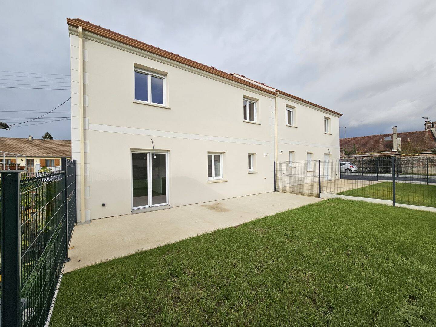 Maison 5 pièces 89 m² · à Monchy-Humières · 89,4 m² · 1 200 €