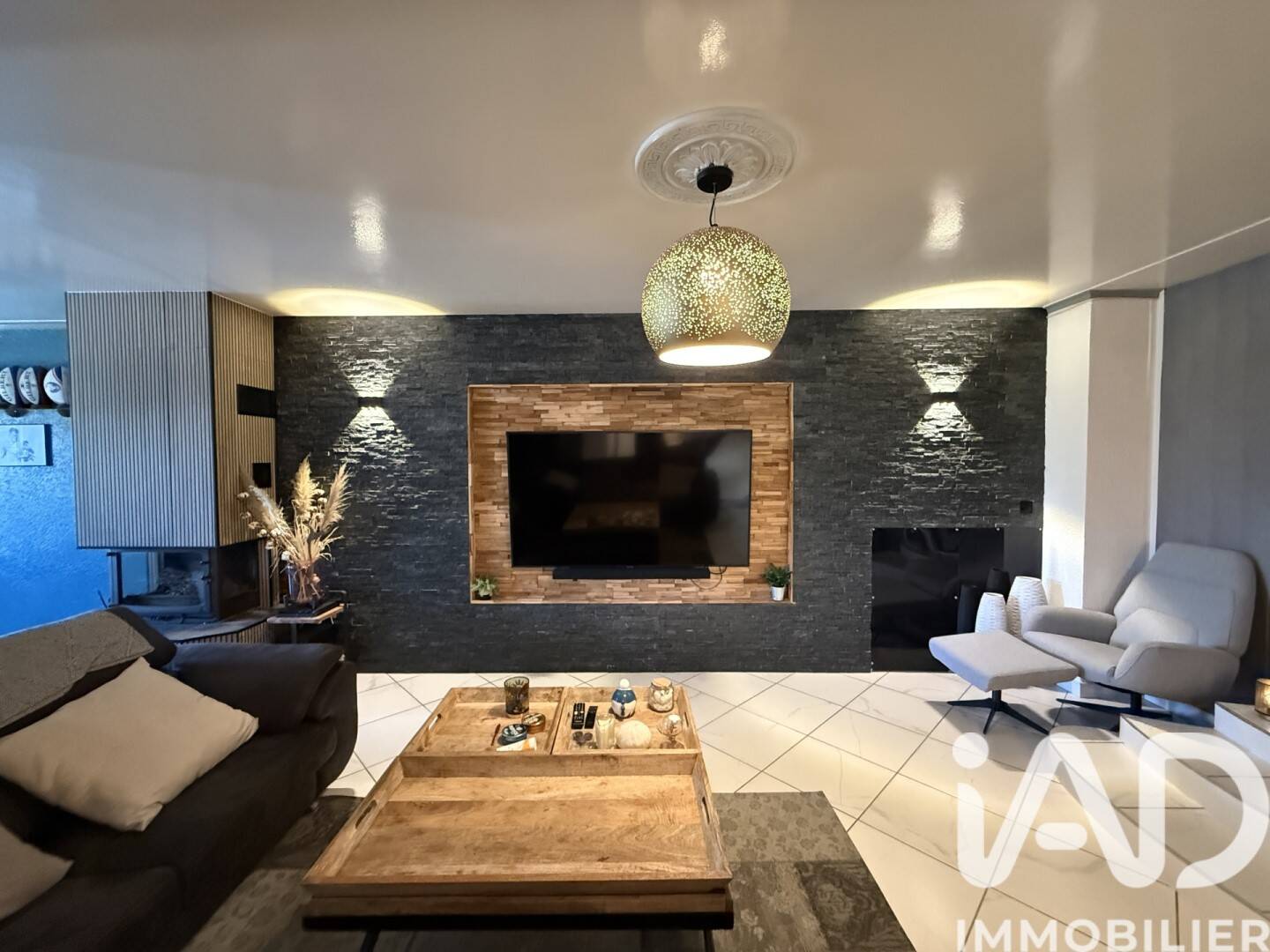 Maison 6 pièces 205 m² · à Hurigny · 205 m² · 379 000 €
