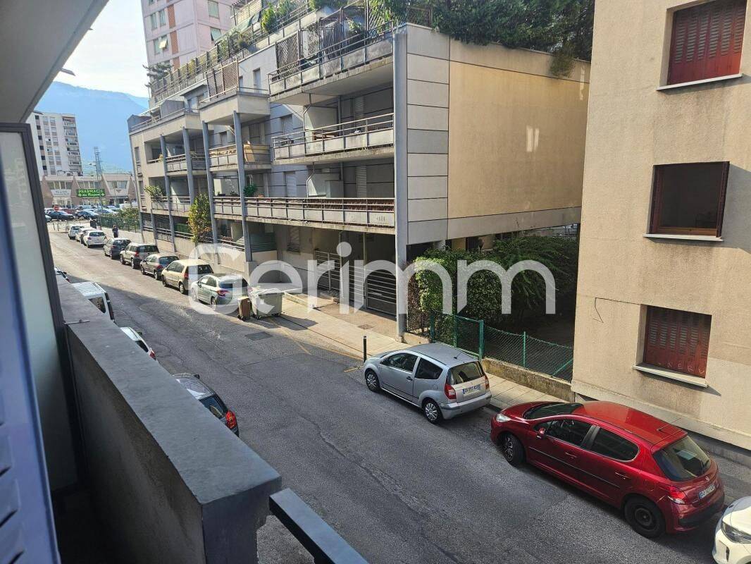 Appartement 1 pièce 33 m² · à Grenoble · 33 m² · 79 000 €