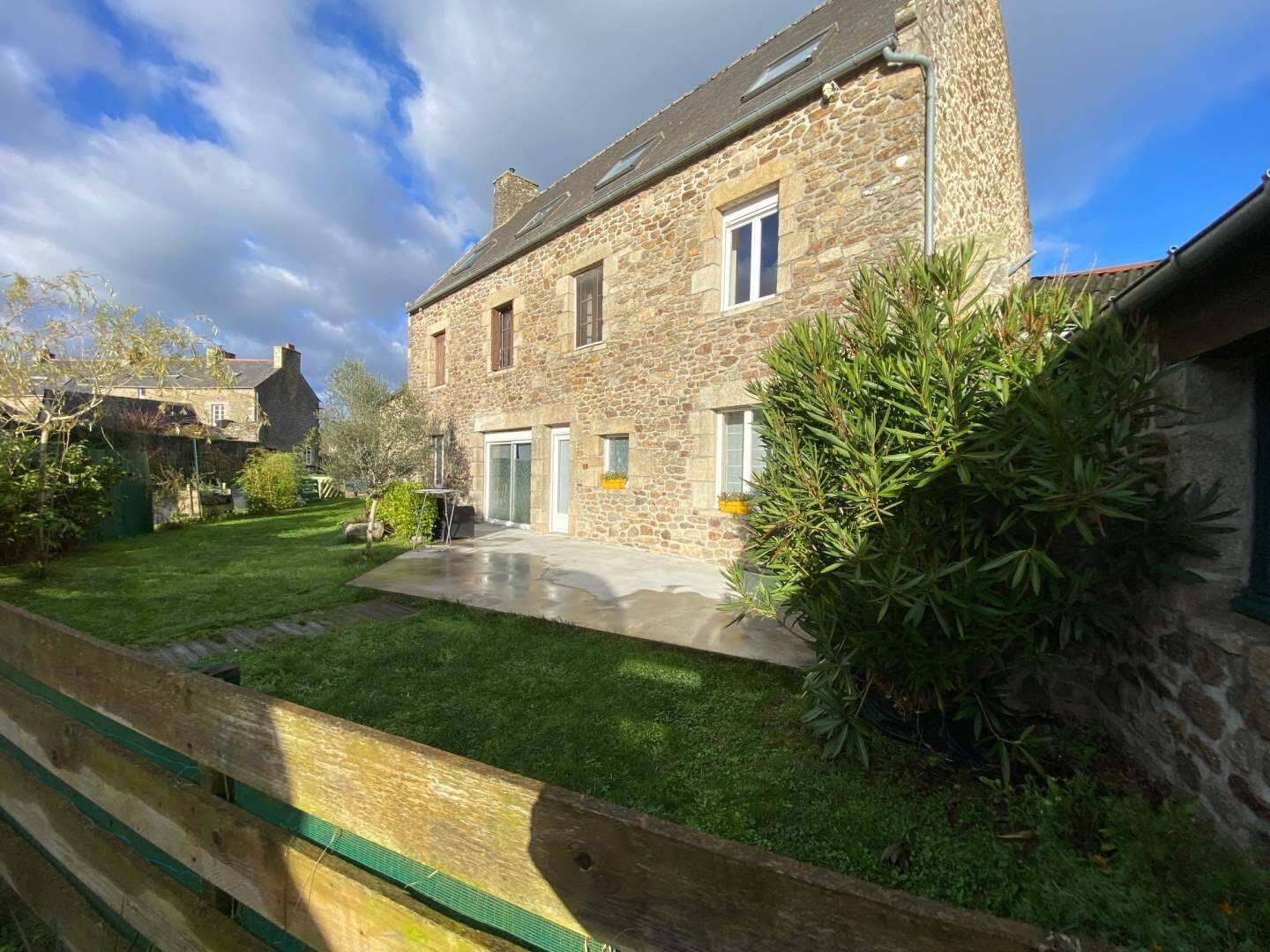 Maison 5 pièces 125 m² · à Saint-Méloir-des-Bois · 125 m² · 349 070 €