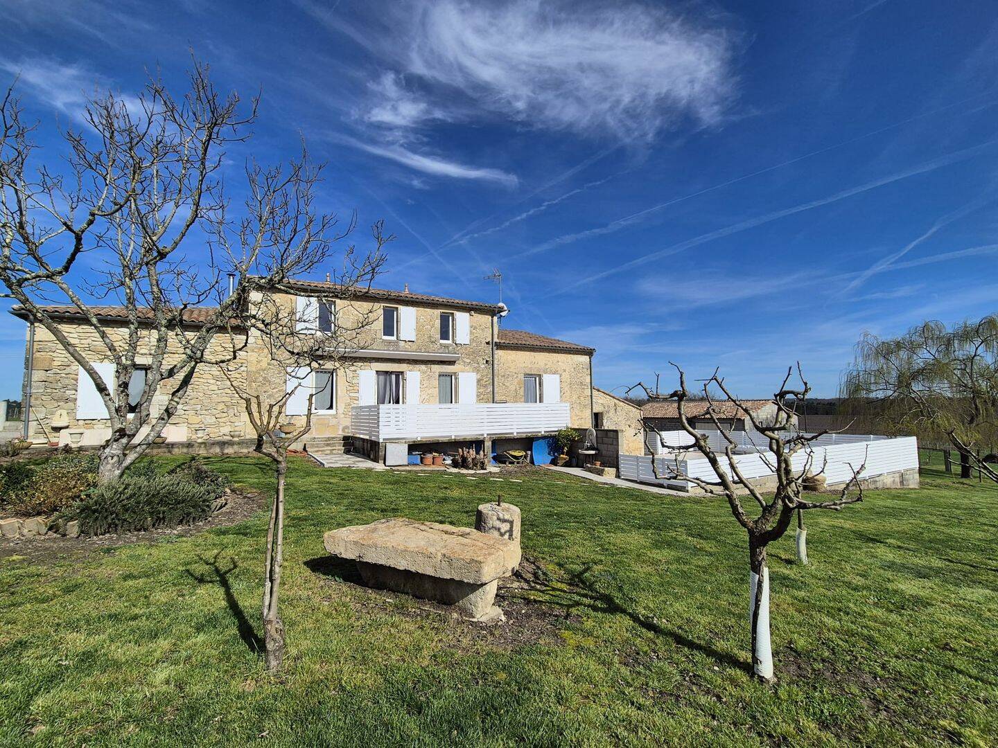 Maison 7 pièces 226 m² · à Sauveterre-de-Guyenne · 226 m² · 530 000 €