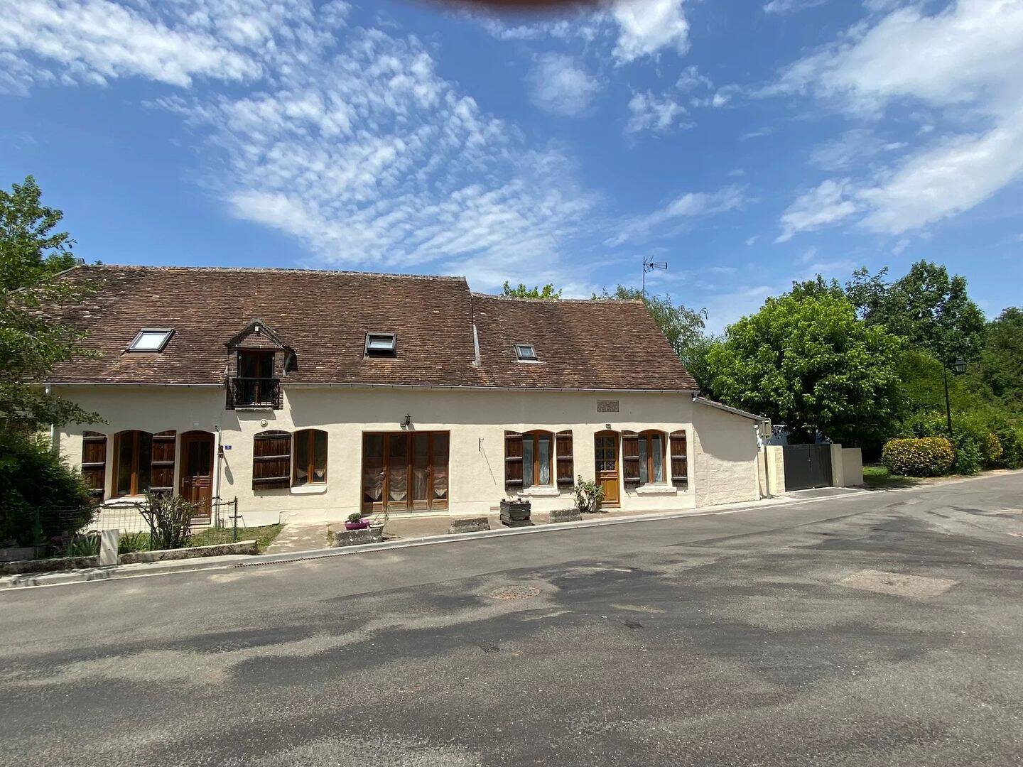 Maison 10 pièces 177 m² · à Savigny-sur-Clairis · 176,9 m² · 247 800 €