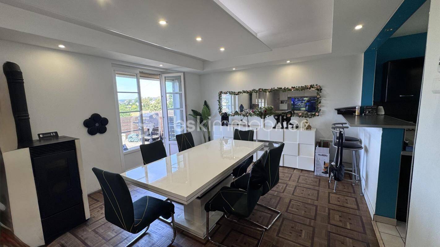 Maison 8 pièces 146 m² · à Aiglemont · 146 m² · 175 000 €