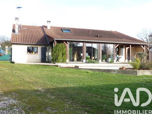 Maison de plain-pied à vendre 175 000 € 5 pièces 3 chambres 128,9 m² 1 088 m² de terrain Charmont 51330