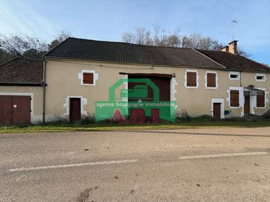 Maison à vendre 49 000 € 4 pièces 2 chambres 84 m² 445 m² de terrain Brinon-sur-Beuvron 58420