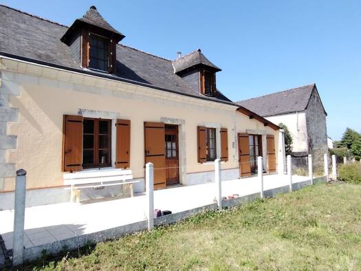 Maison à vendre 149 800 € 5 pièces 3 chambres 91 m² 1 359 m² de terrain Jarzé Villages 49140