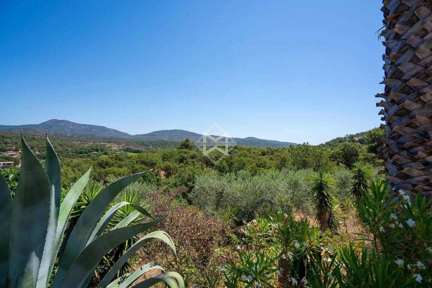 Maison 6 pièces 247 m² · à Le Plan-de-la-Tour · 247 m² · 1 850 000 €