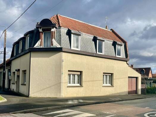 Maison à vendre 262 500 € 7 pièces 5 chambres 159 m² 2 561 m² de terrain Prémesques 59840