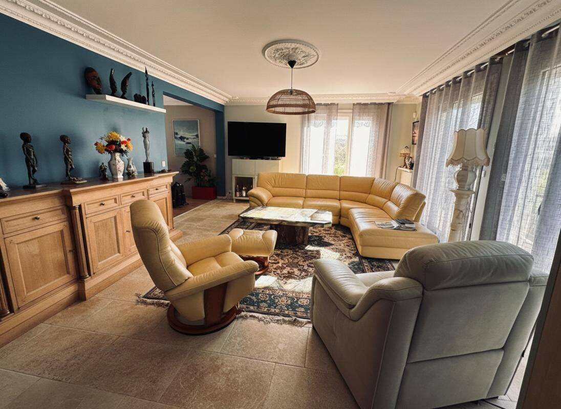 Maison 8 pièces 164 m² · à Amboise · 163,6 m² · 148 000 €