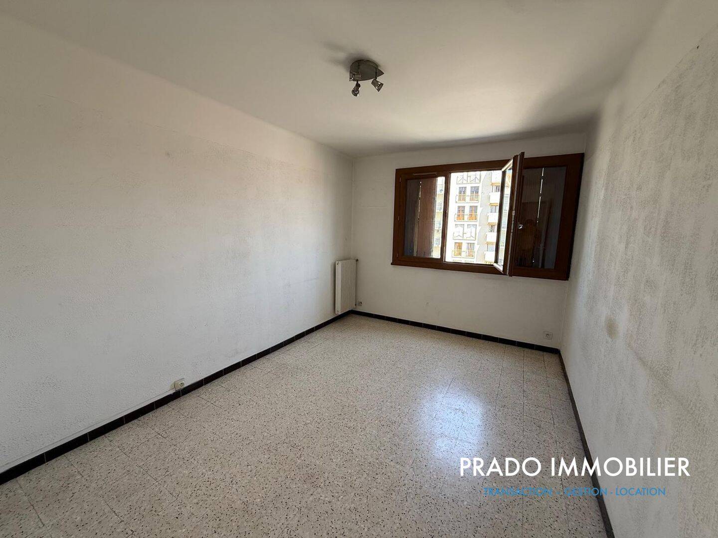 Appartement 2 pièces 30 m² · à Marseille 5ème Arrondissement · 30,1 m² · 90 000 €