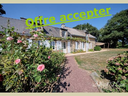 Maison à vendre 352 500 € 8 pièces 4 chambres 218 m² 4 510 m² de terrain Maure-de-Bretagne 35330
