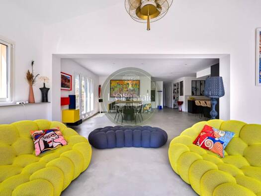 Maison de plain-pied à vendre 845 000 € 6 pièces 4 chambres 210 m² 1 021 m² de terrain La Bouilladisse 13720