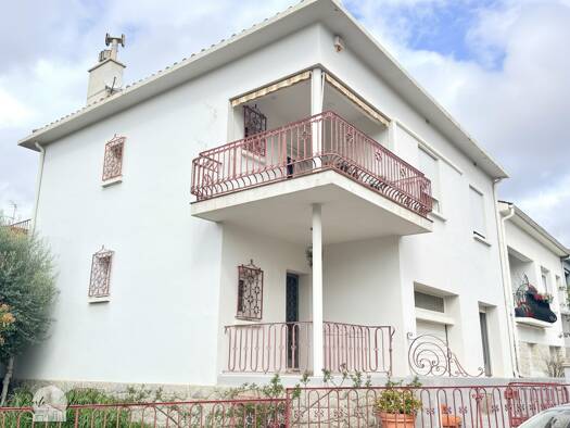 Maison à vendre 289 000 € 5 pièces 4 chambres 225 m² 292 m² de terrain Les Remparts-Lunette Perpignan 66000