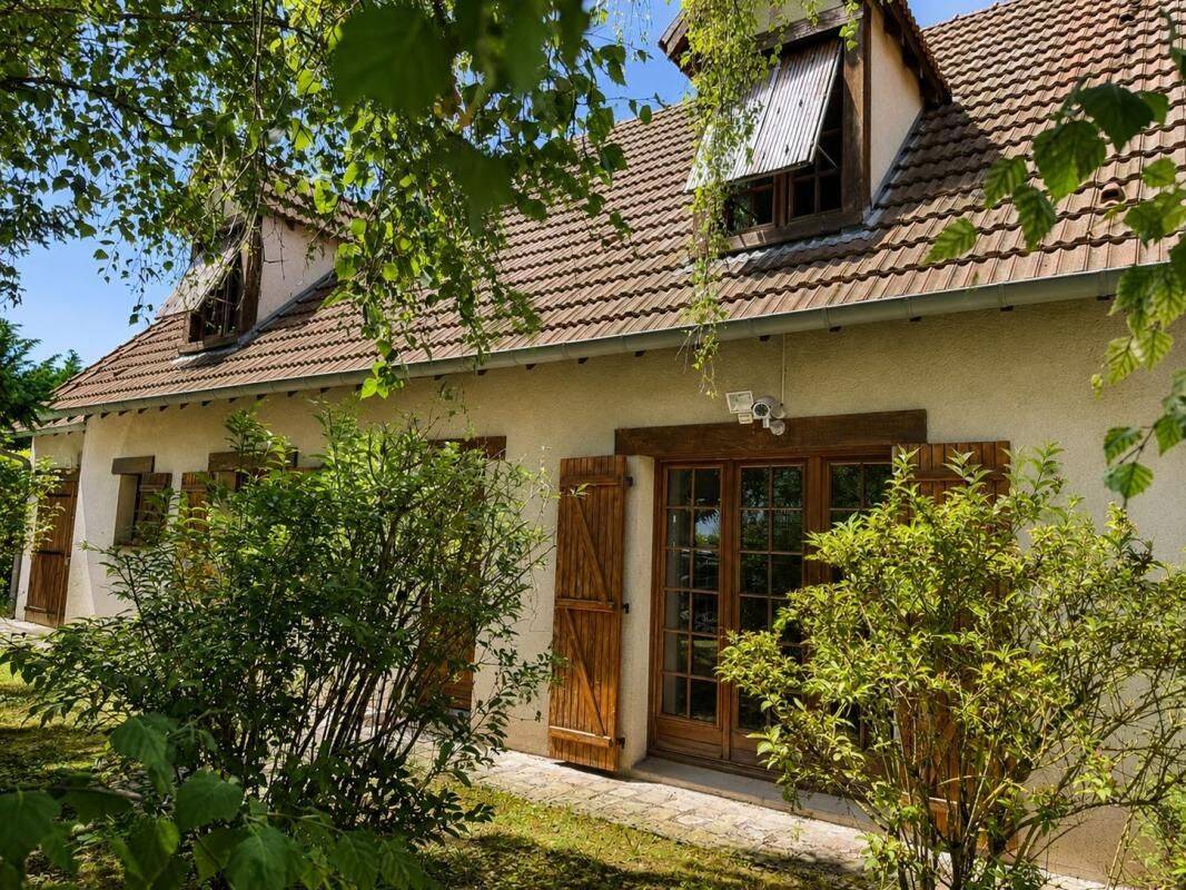 Maison 5 pièces 168 m² · à Cléry-Saint-André · 167,8 m² · 320 000 €