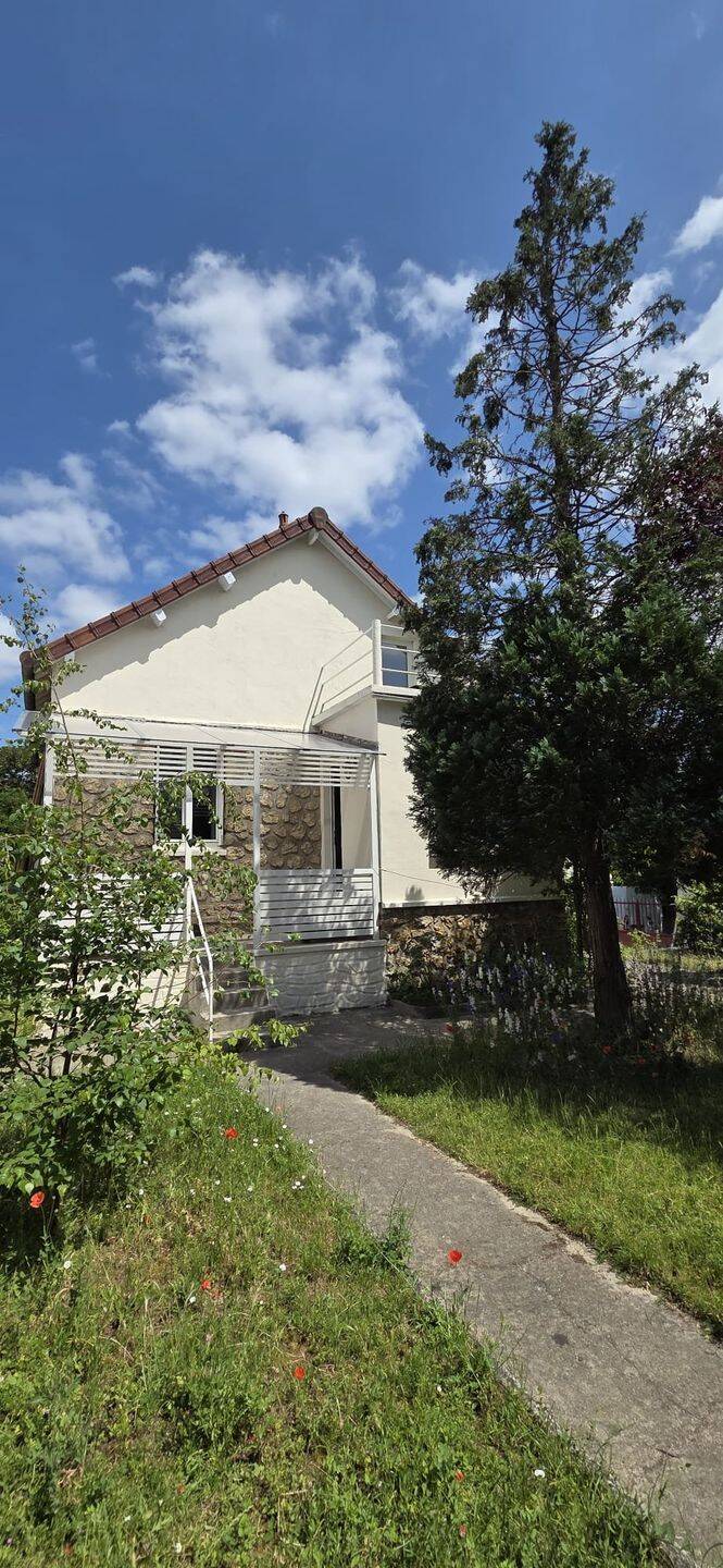 Maison 4 pièces 93 m² · à Conflans-Sainte-Honorine · 93 m² · 2 000 €