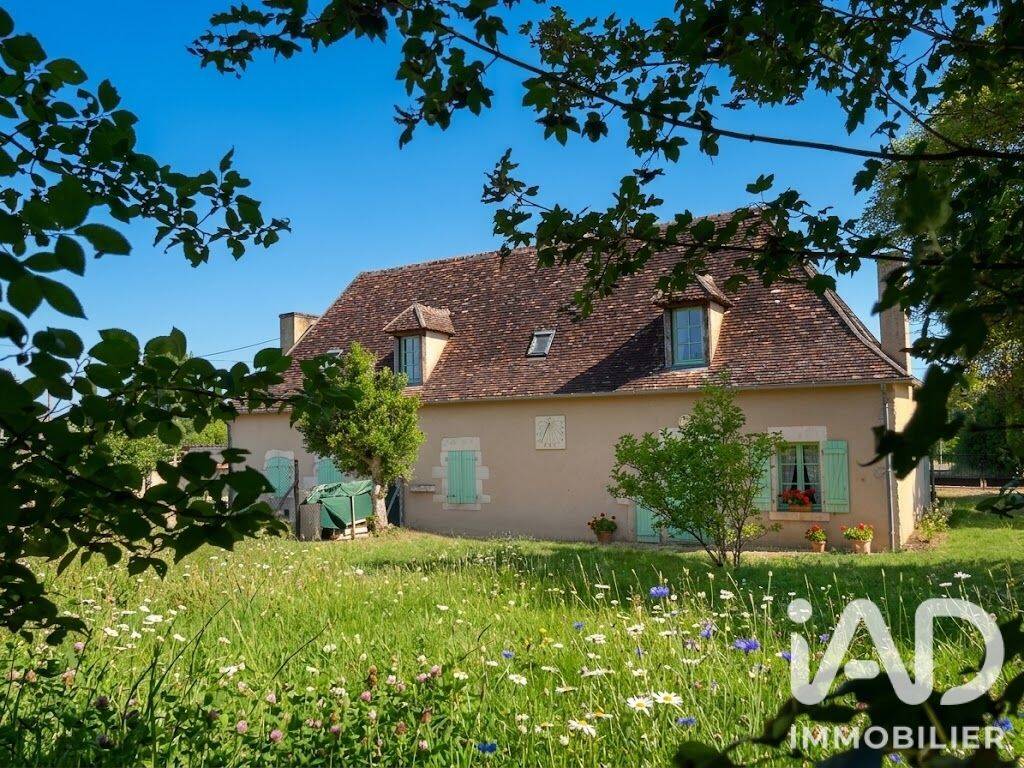 Maison 9 pièces 162 m² · à Antigny · 162 m² · 272 000 €