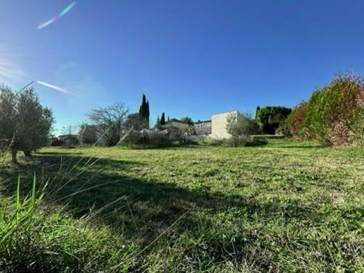 Terrain constructible à vendre 165 000 € 1 200 m² de terrain Villeneuve 04180