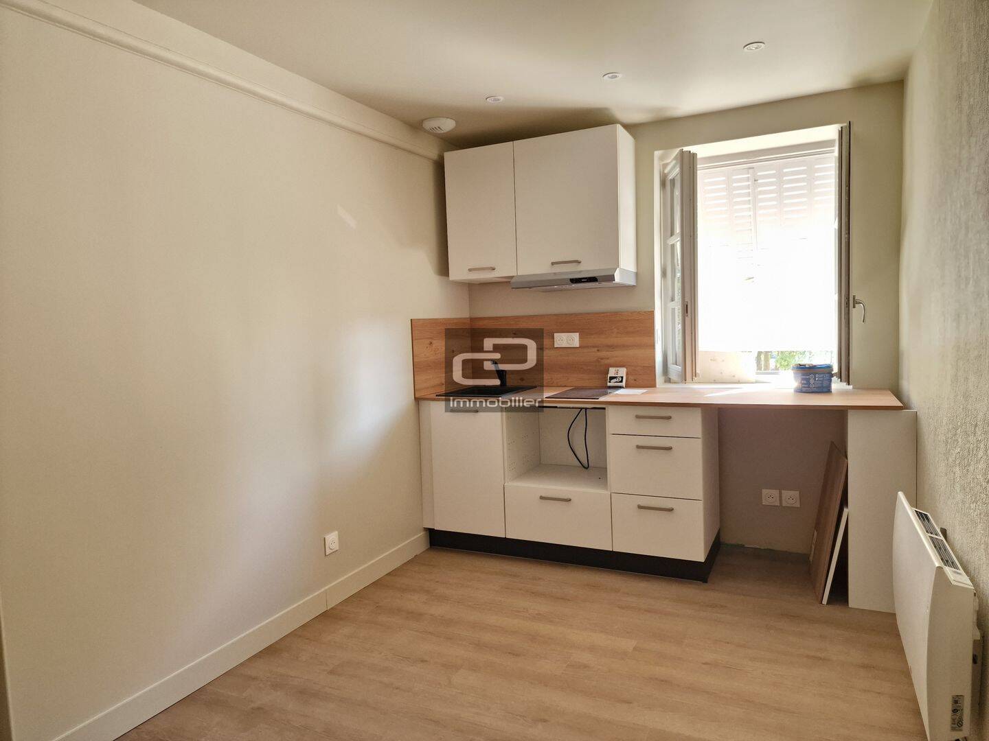 Appartement 1 pièce 13 m² · à Couzon-au-Mont-d'Or · 13,3 m² · 450 €