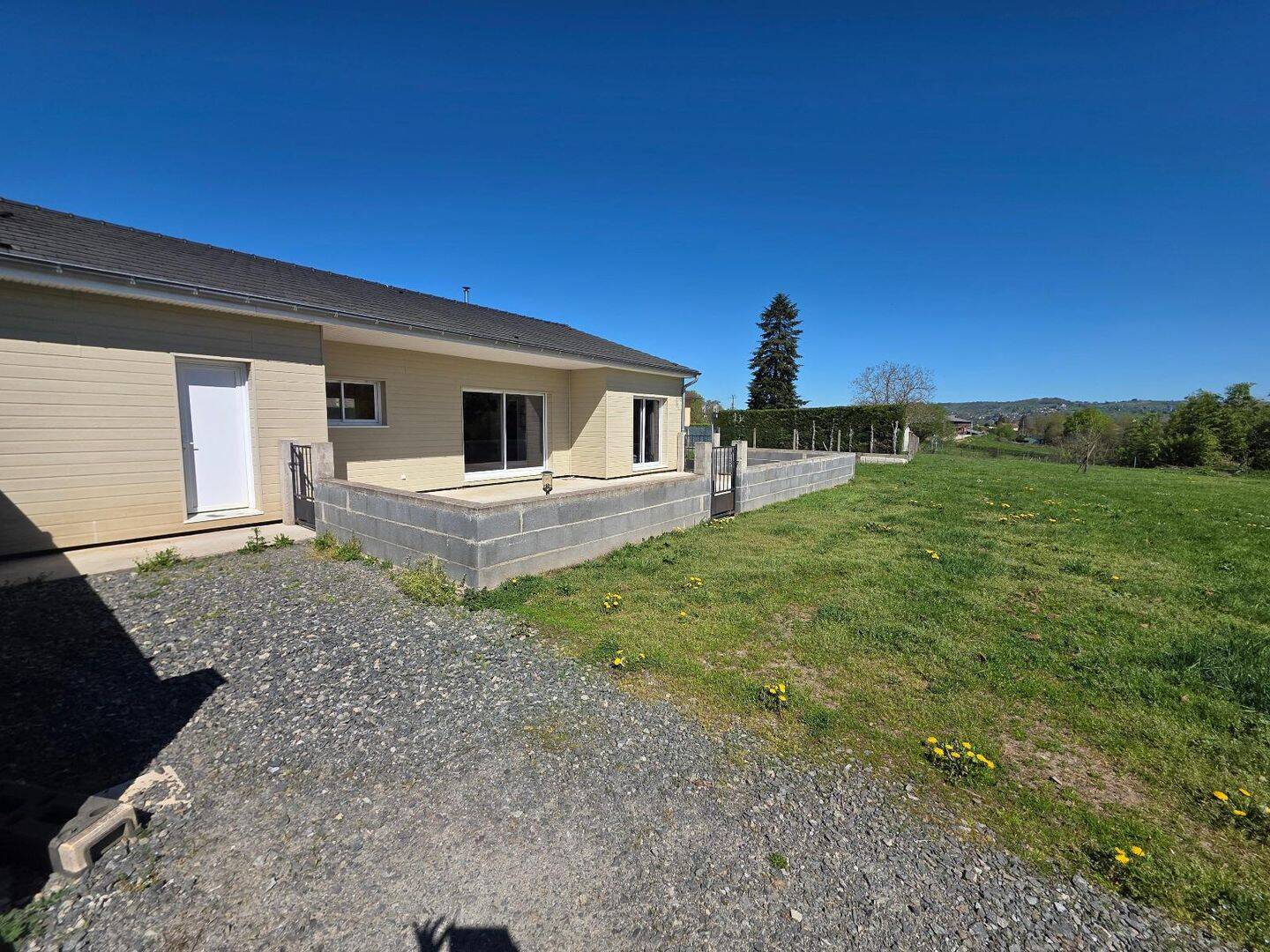Maison 5 pièces 122 m² · à Hauterive · 122 m² · 254 400 €