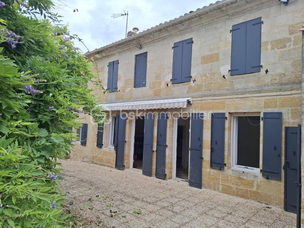 Maison 8 pièces 182 m² · à Saint-Genès-de-Castillon · 182 m² · 255 000 €