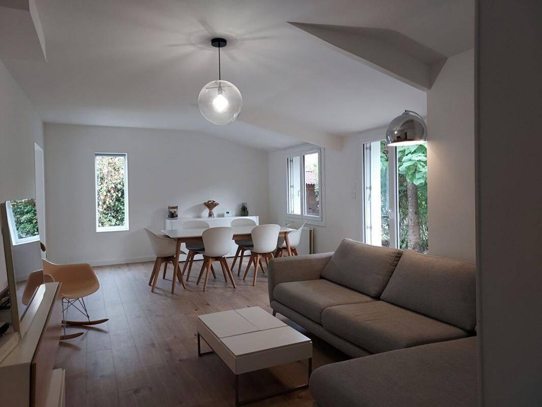 Maison 5 pièces 102 m² · à Pessac · 102 m² · 1 657 €/mois