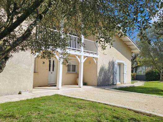 Maison de plain-pied à vendre 249 900 € 8 pièces 5 chambres 280 m² 1 578 m² de terrain Sérignac 82500