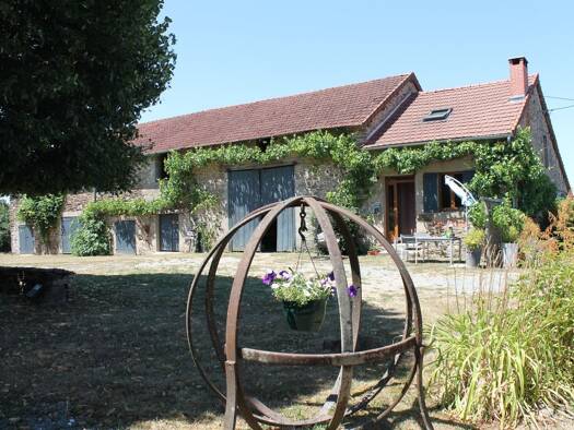 Maison à vendre 399 900 € 9 pièces 6 chambres 124 m² Saint-Jory-de-Chalais 24800