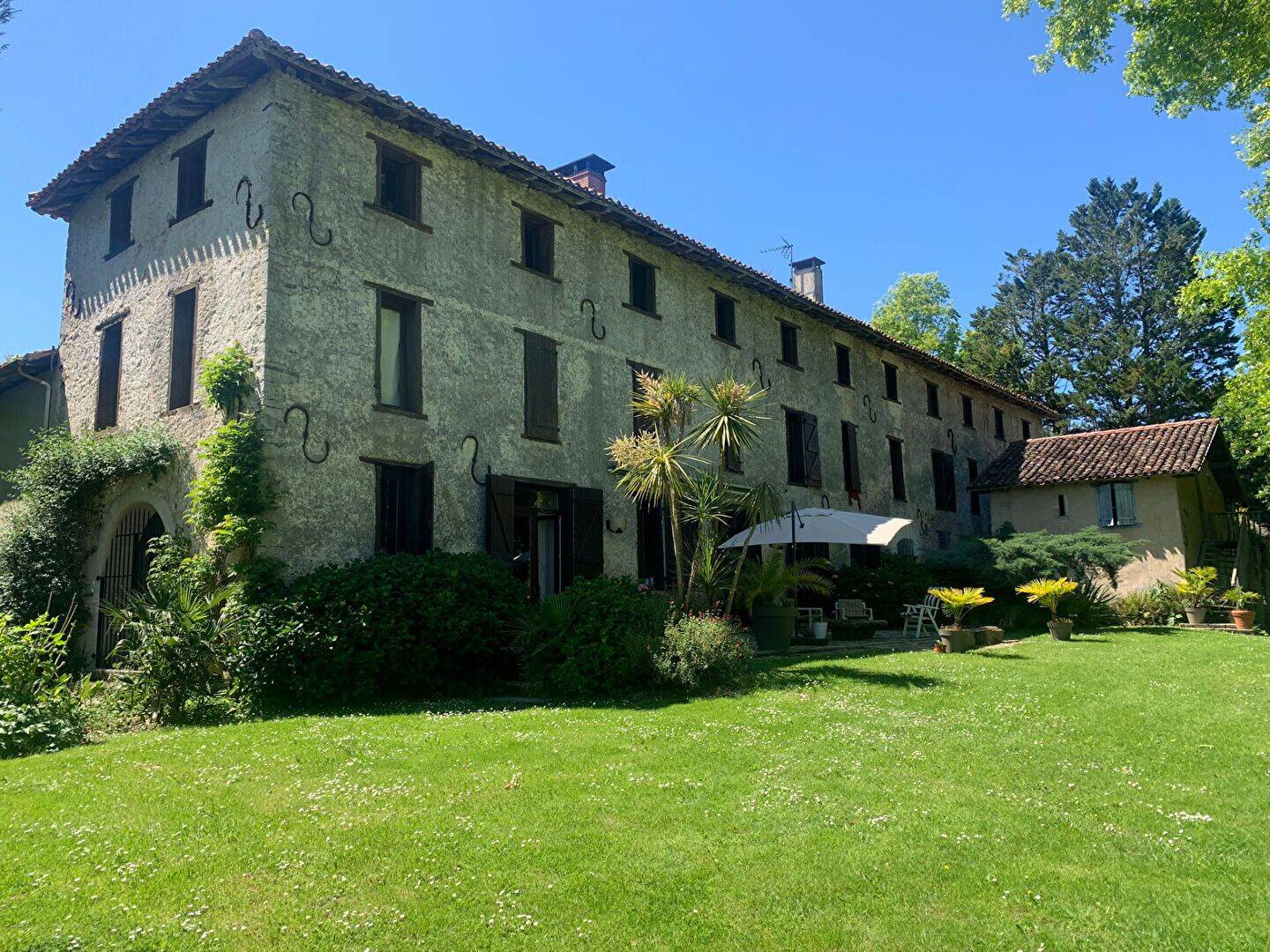 Maison 20 pièces 670 m² · à Urt · 670 m² · 1 200 000 €