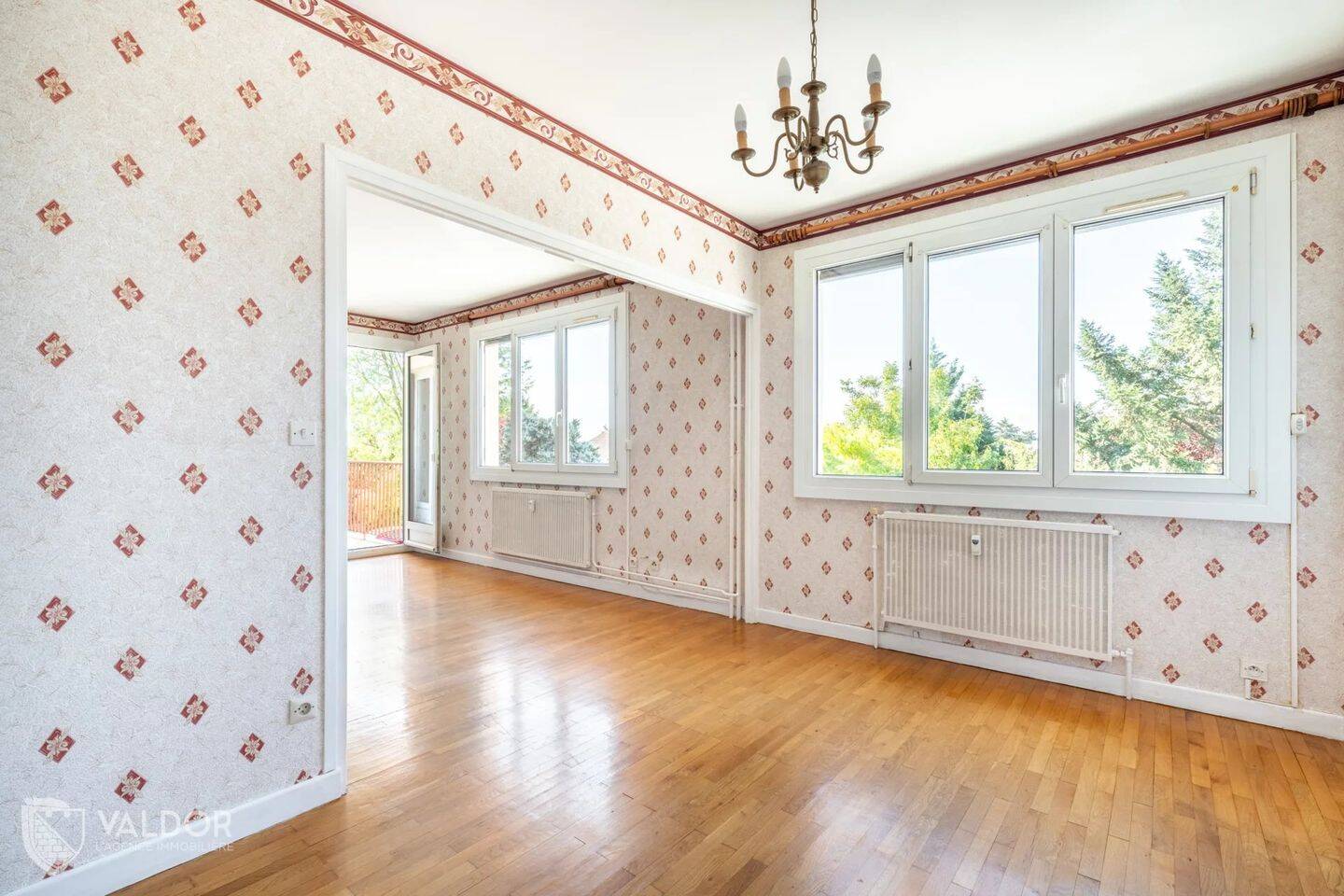 Appartement 4 pièces 75 m² · à Meyzieu · 74,6 m² · 220 000 €