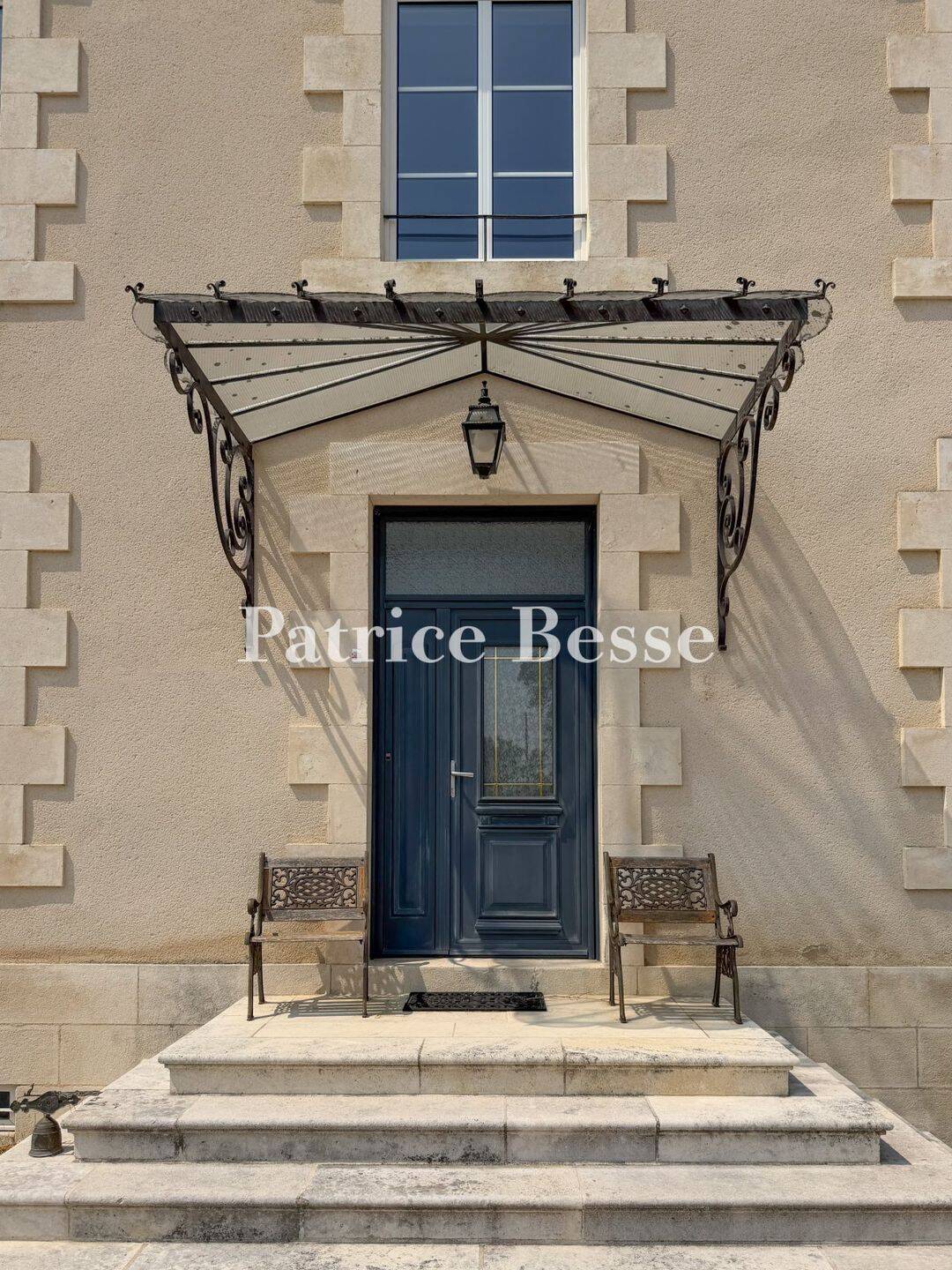 Maison 14 pièces 660 m² · à Montmorillon · 660 m² · 820 000 €