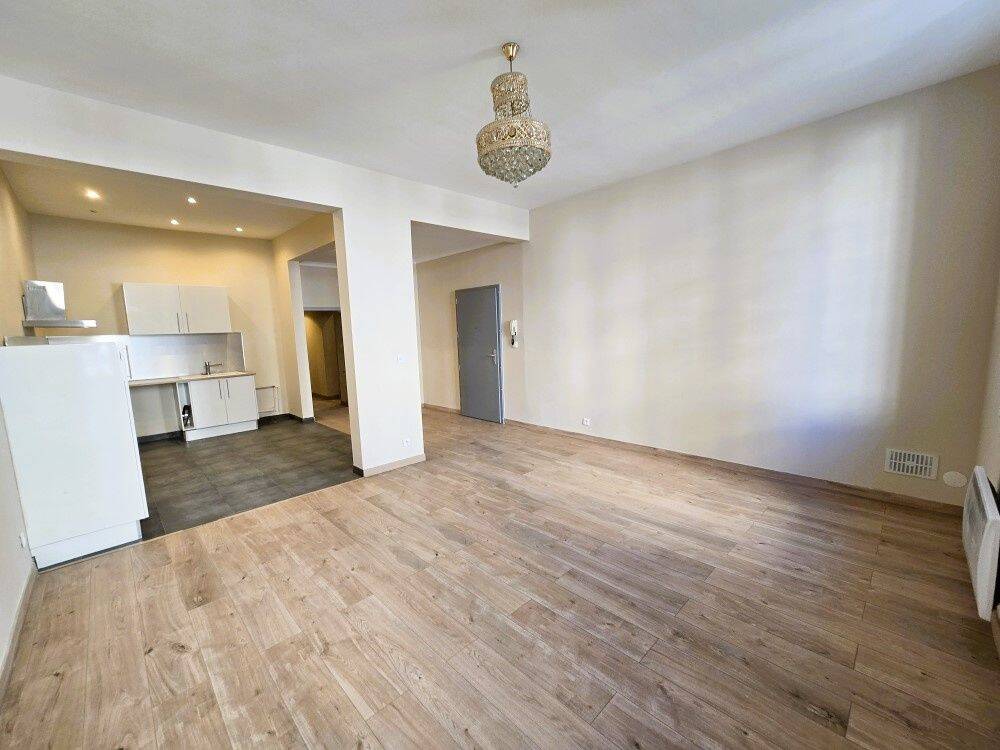 Appartement 4 pièces 95 m² · à Nîmes · 95 m² · 850 €/mois