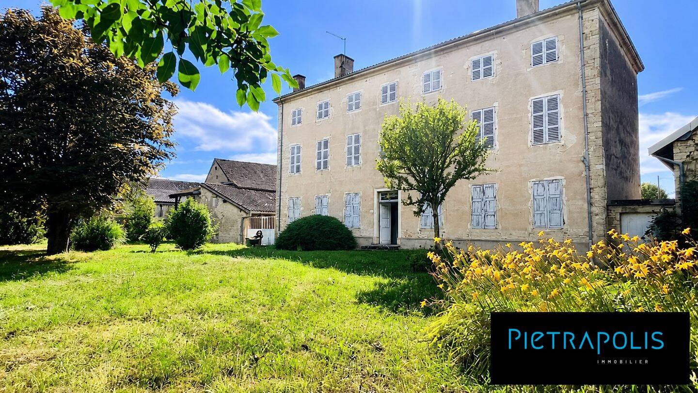 Maison 15 pièces 475 m² · à Mâcon · 475 m² · 550 000 €