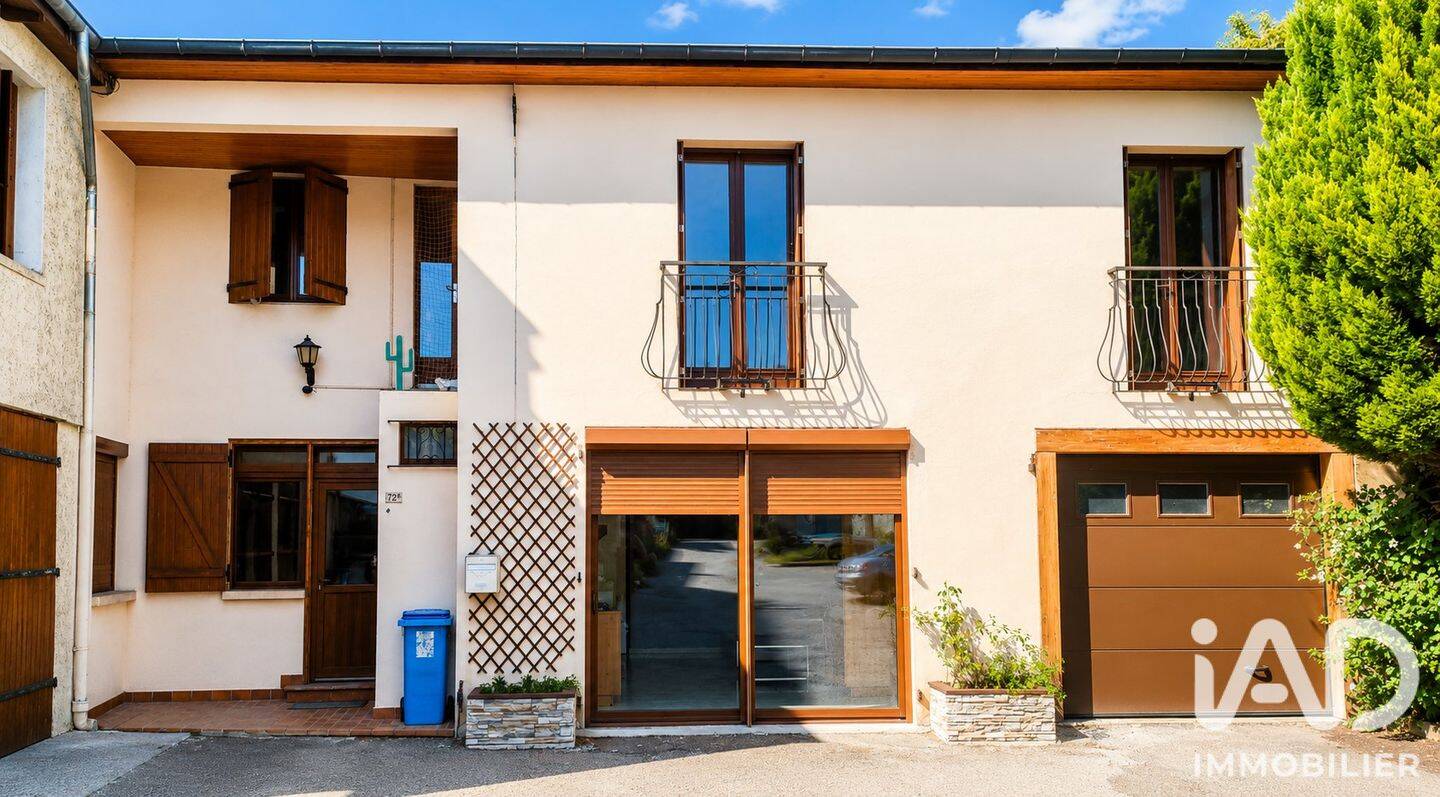 Maison 8 pièces 159 m² · à Lons-le-Saunier · 159 m² · 135 000 €