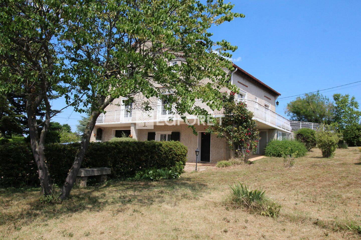 Maison 8 pièces 217 m² · à Saint-Just-Saint-Rambert · 217 m² · 325 000 €