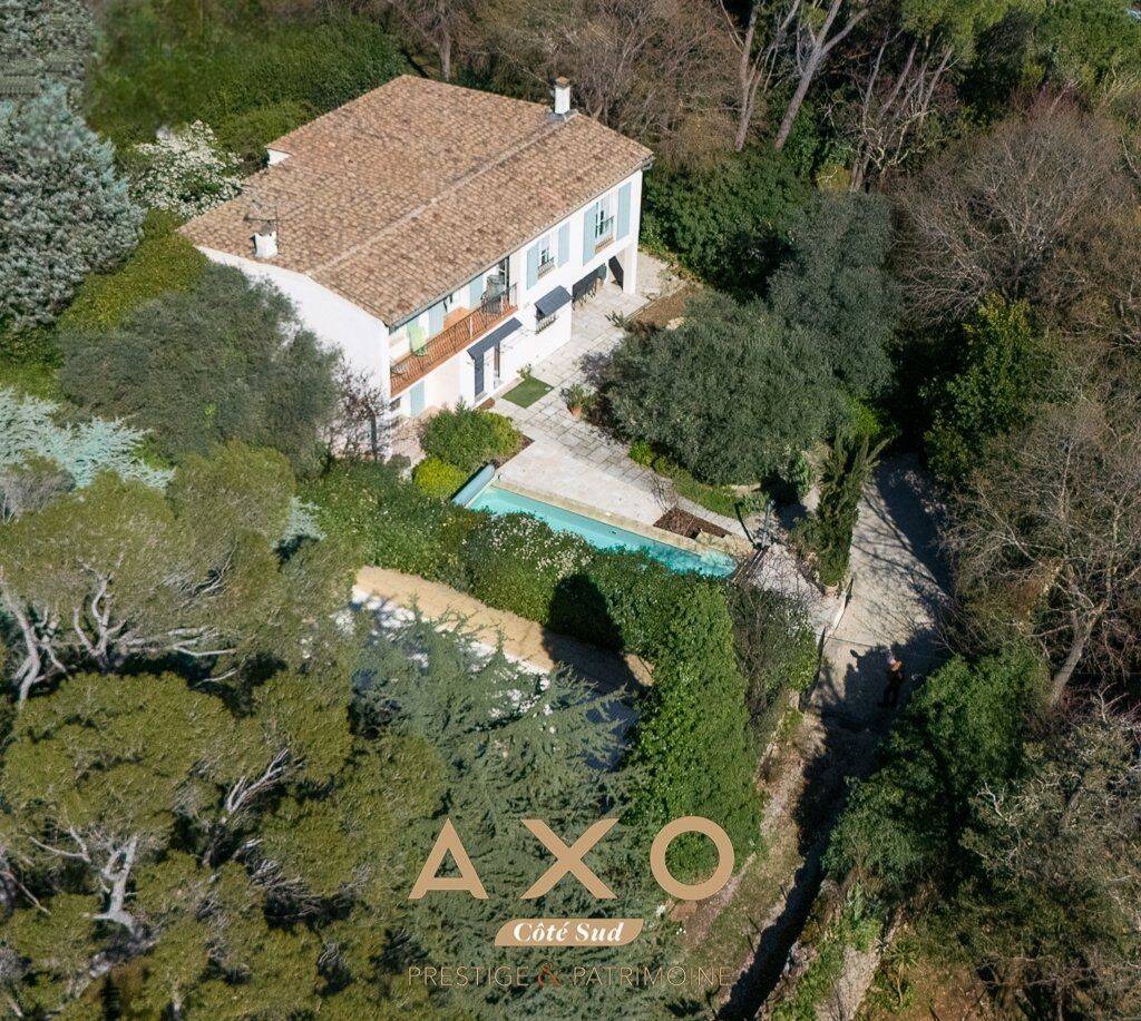 Maison 8 pièces 205 m² · à Nîmes · 205 m² · 850 000 €