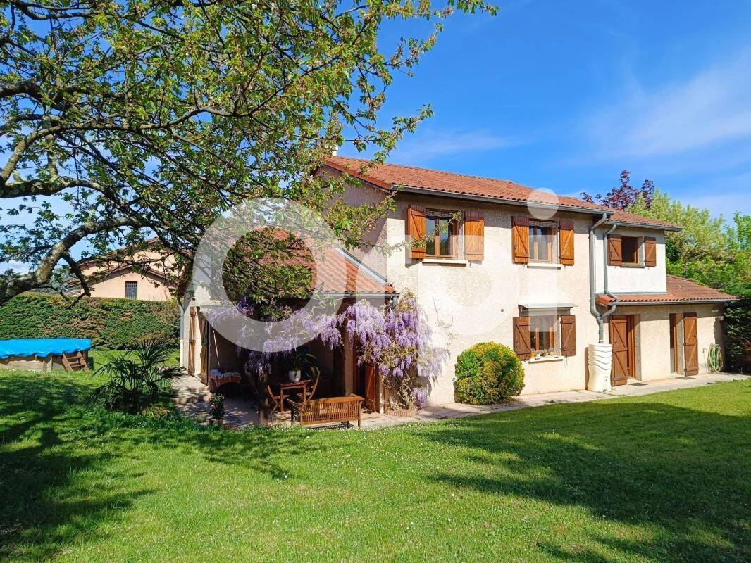Maison 7 pièces 162 m² · à Saint-Genis-Laval · 162 m² · 570 000 €