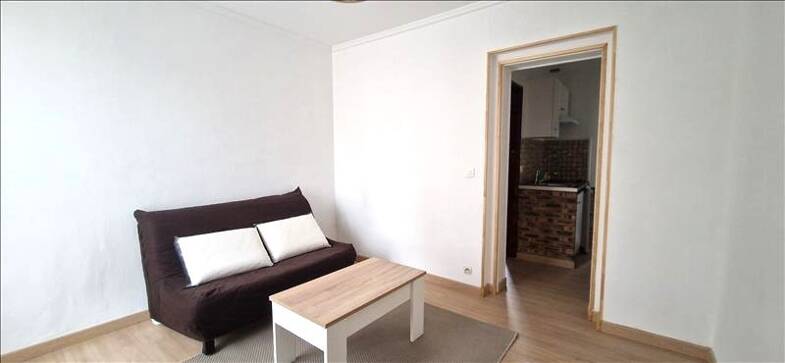 Appartement à louer 700 € 1 pièce 16 m² RDC disponible à partir du 12/05/2025 Herondeaux Groslay 95410
