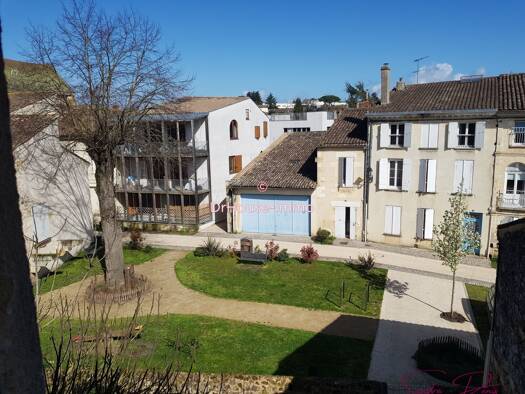 Parking à vendre 64 000 € 110 m² La Réole 33190