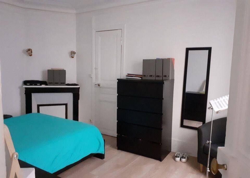 Appartement 2 pièces 33 m² · à Paris 18ème Arrondissement · 33 m² · 1 225 €