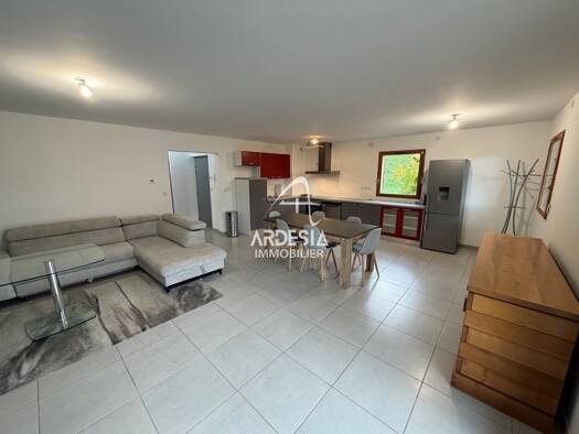 Appartement à vendre 279 000 € 3 pièces 2 chambres 93 m² Étage 1/2 Saint-Jean-de-Maurienne 73300