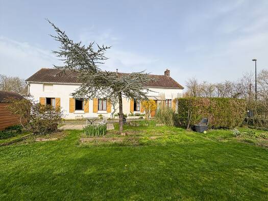 Maison de plain-pied à vendre 198 800 € 3 pièces 1 chambre 86 m² 9 236 m² de terrain Méry-Corbon 14370