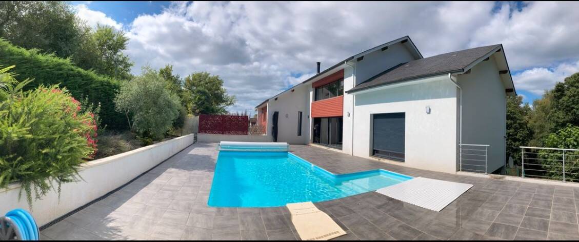 Maison 6 pièces 190 m² · à Buros · 190 m² · 1 750 €/mois