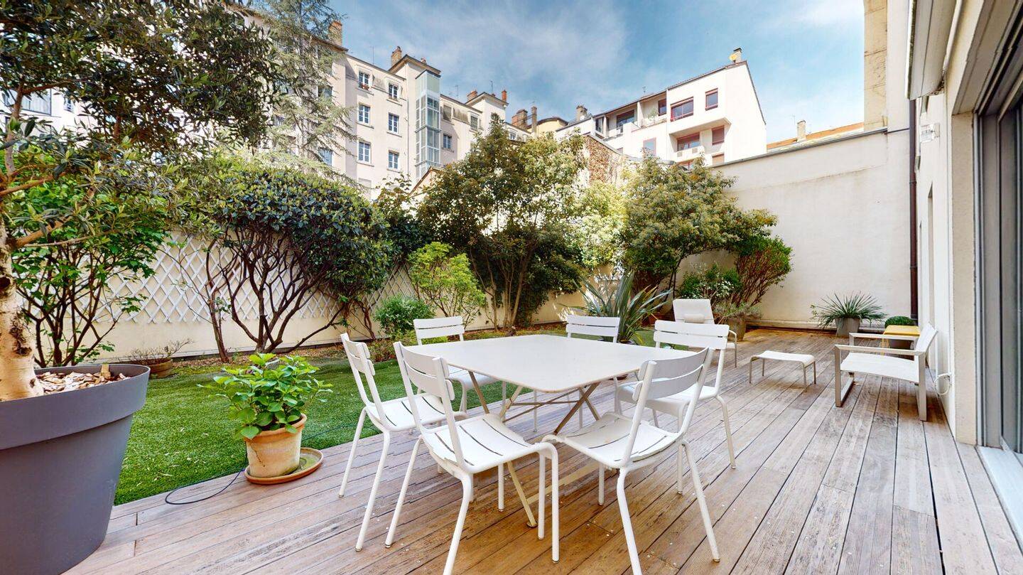 Appartement 5 pièces 150 m² · à Lyon 6ème Arrondissement · 150,2 m² · 4 180 €/mois