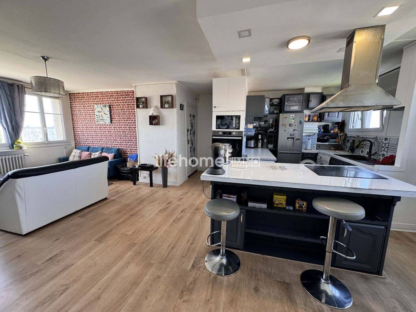 Appartement 3 pièces 77 m² · à Châteauroux · 76,6 m² · 80 000 €