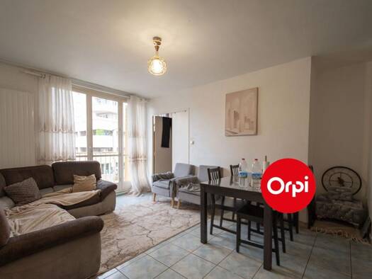 Appartement à vendre 119 900 € 4 pièces 3 chambres 65,3 m² Étage 1/4 Centre Ville Saint-Priest 69800