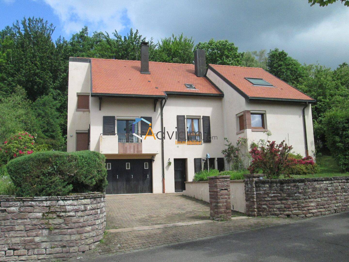 Maison 10 pièces 217 m² · à Luxeuil-les-Bains · 217 m² · 249 000 €