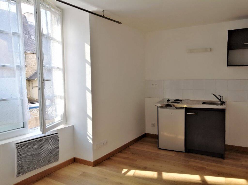Appartement 1 pièce 16 m² · à Laval · 16 m² · 360 €